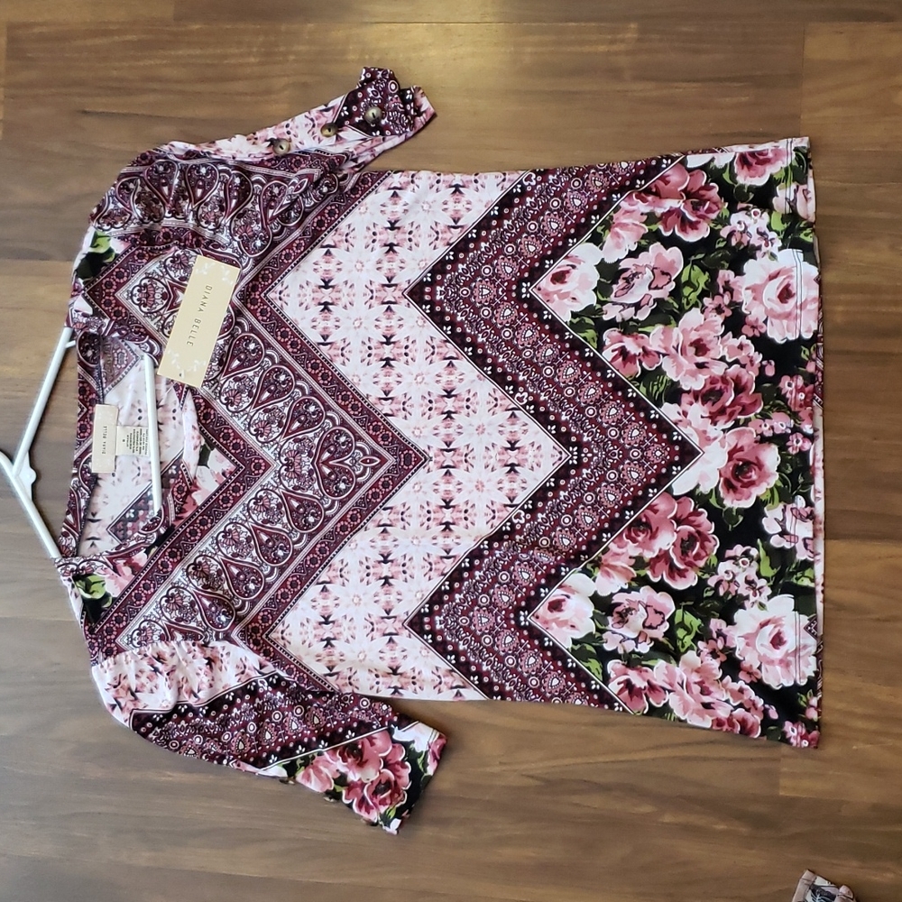 Diana Belle shirt small nwt